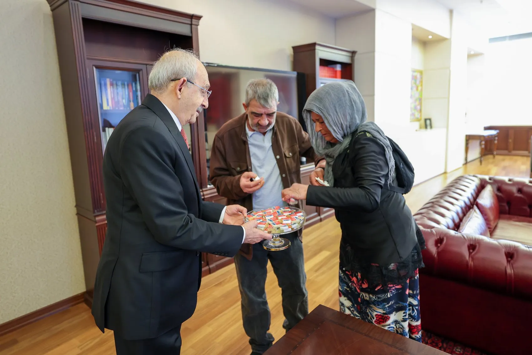 Kılıçdaroğlu evsiz çifte açılan davayı geri çekti