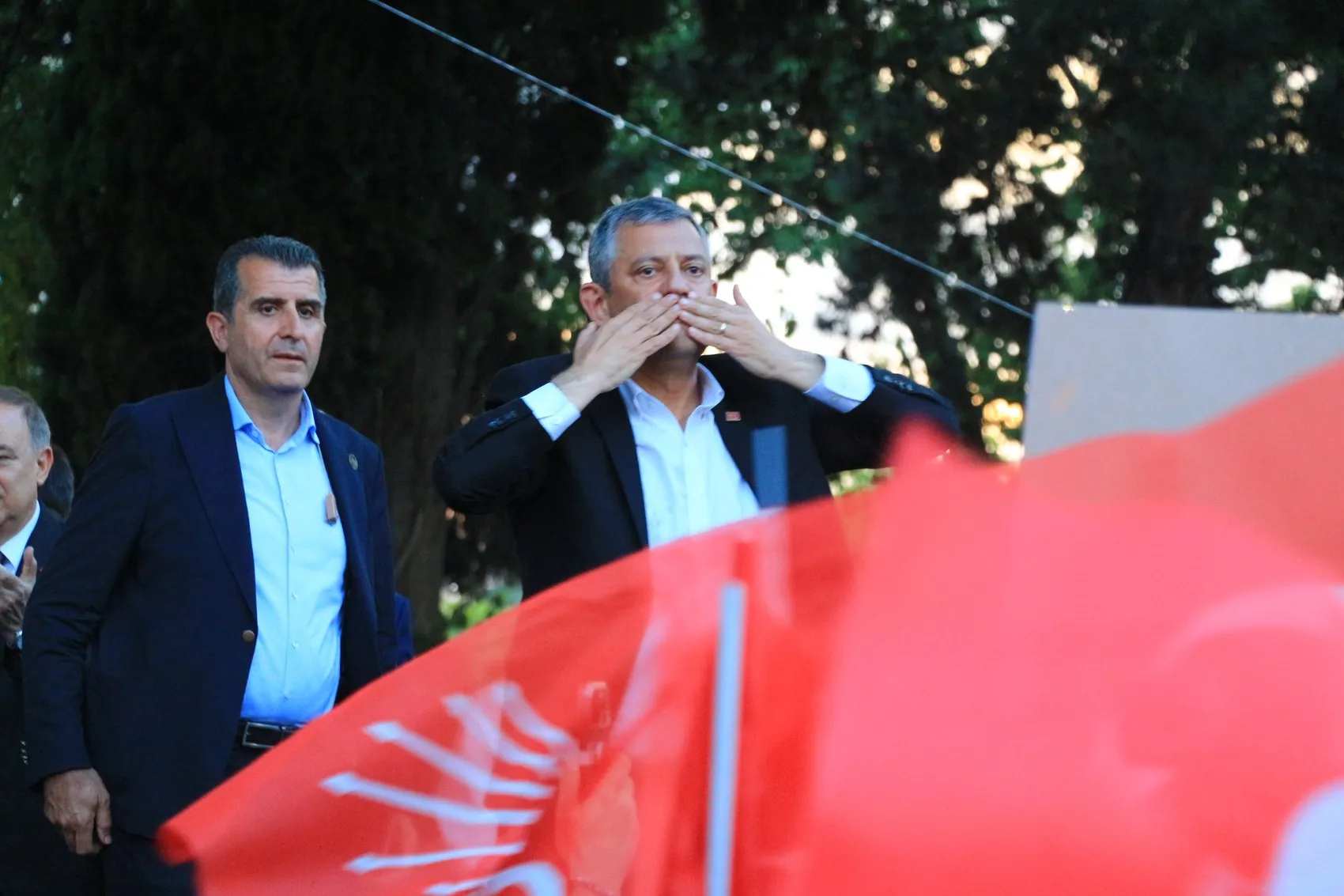 Özgür Özel Erdoğan siyasi darbe peşinde
