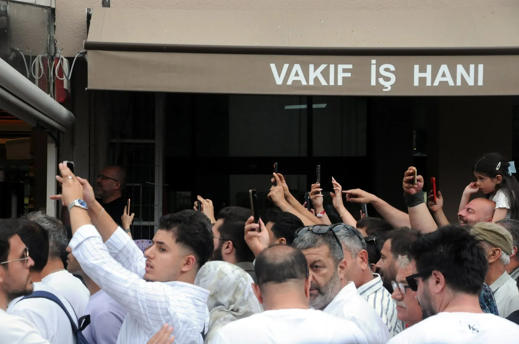 Erdoğan Edirne ziyaretinde vatandaşlarla çay içti