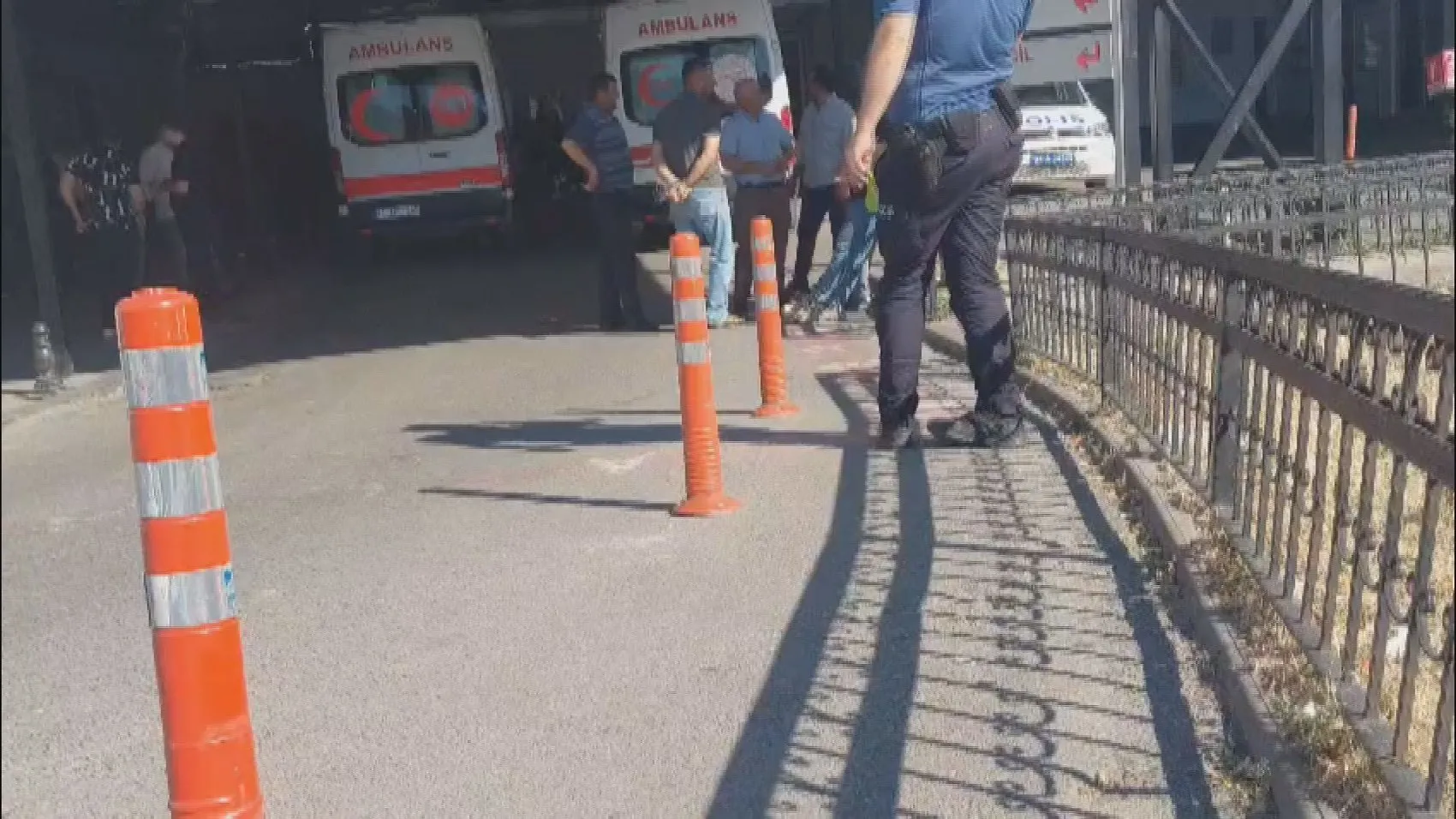 Pendik'te inşaat işçisi dördüncü kattan beton zemine çakıldı