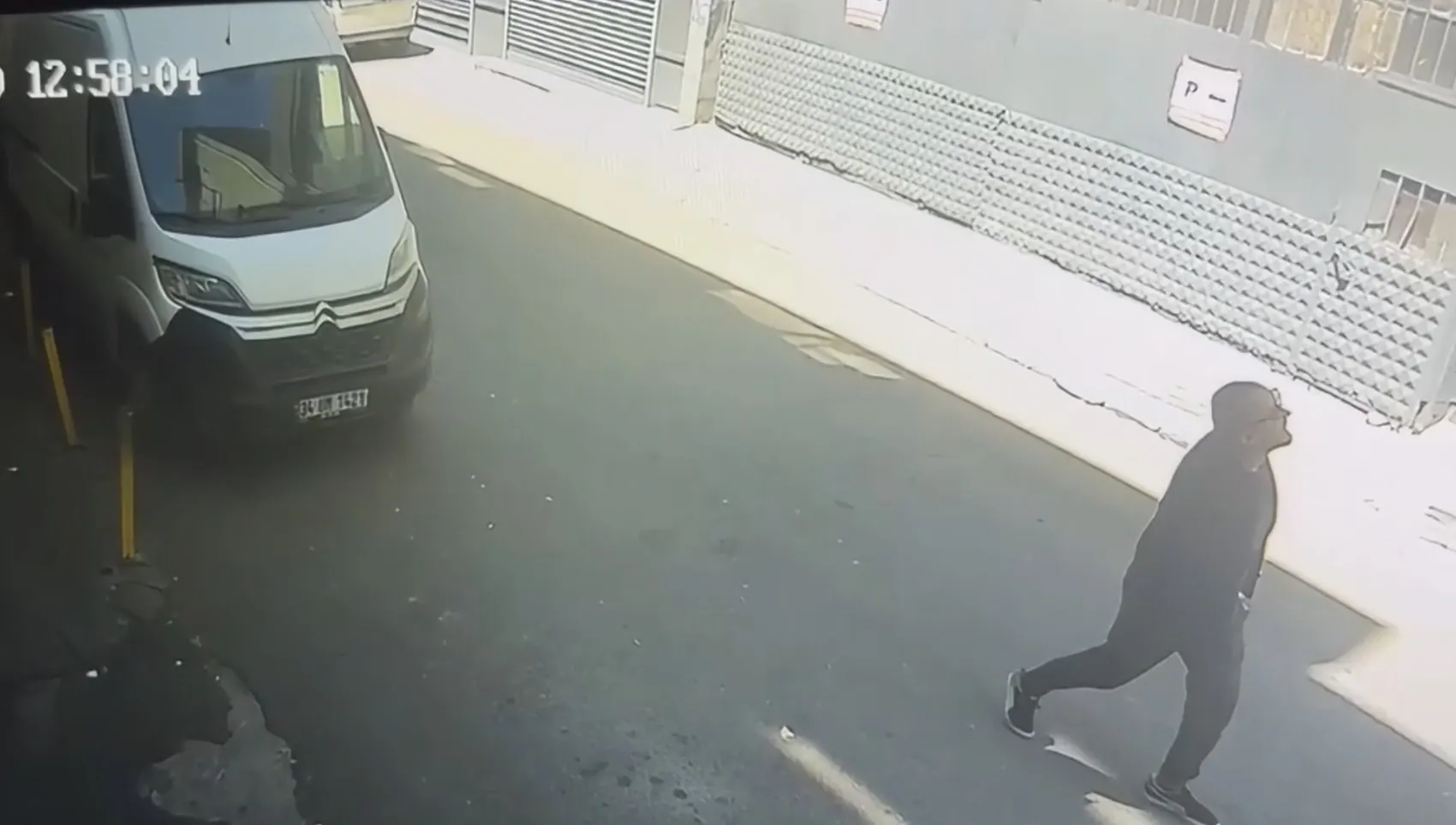 Kıskançlık krizine giren koca dehşet saçtı