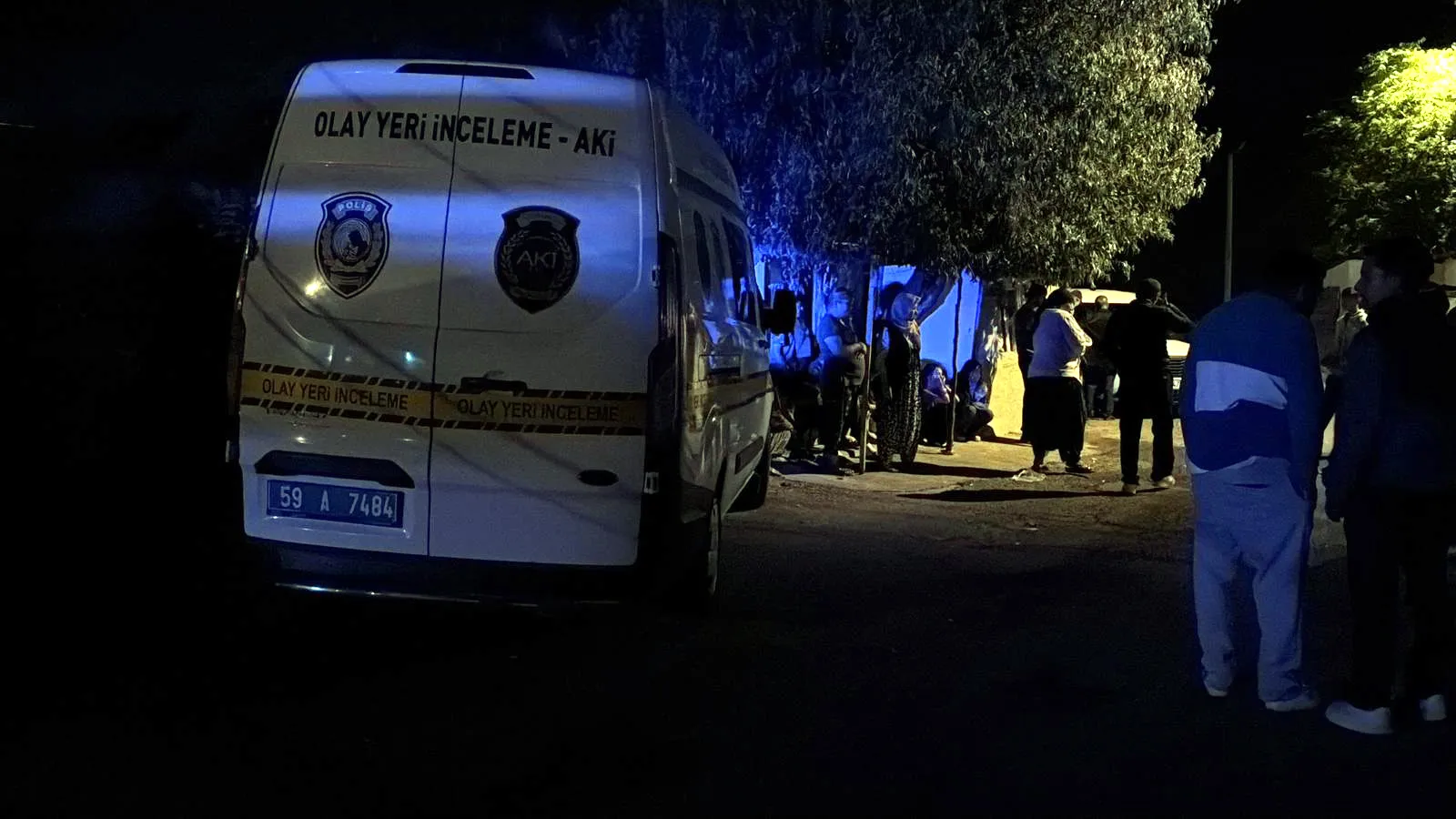 Çorlu’da gece vakti silahlı kavga 17 yaşındaki genç kız vuruldu