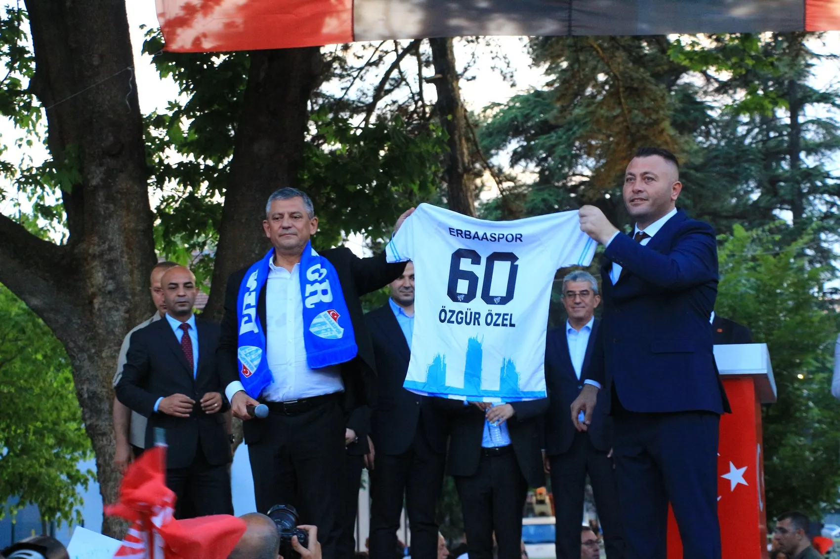 Özgür Özel Erdoğan siyasi darbe peşinde