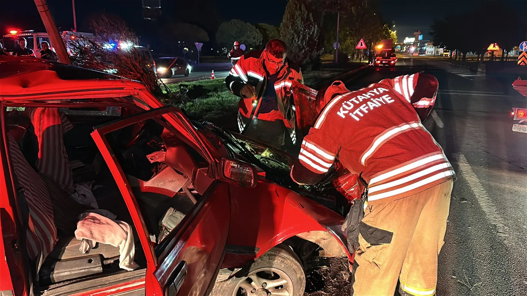 Kütahya'da gece yarısı kaza 4 kişi yaralandı
