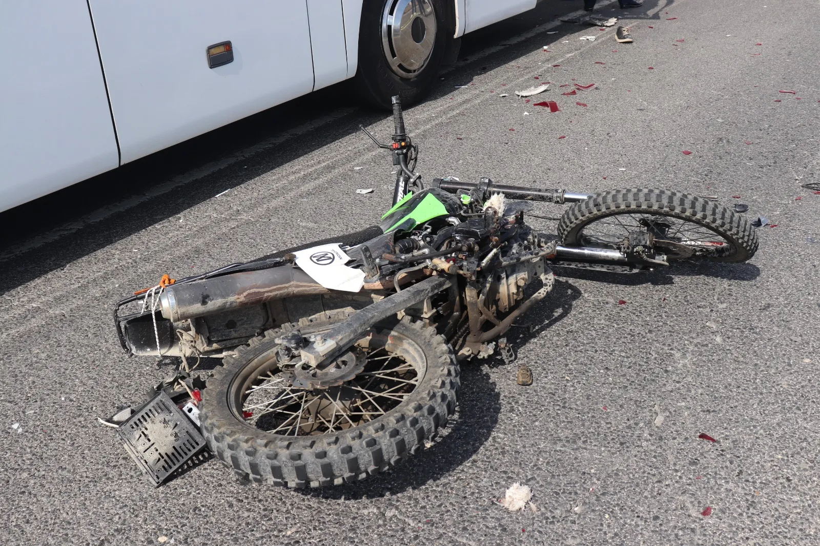 Ordu'da emniyet şeridindeki otobüse çarpan motosiklet sürücüsü hayatını kaybetti