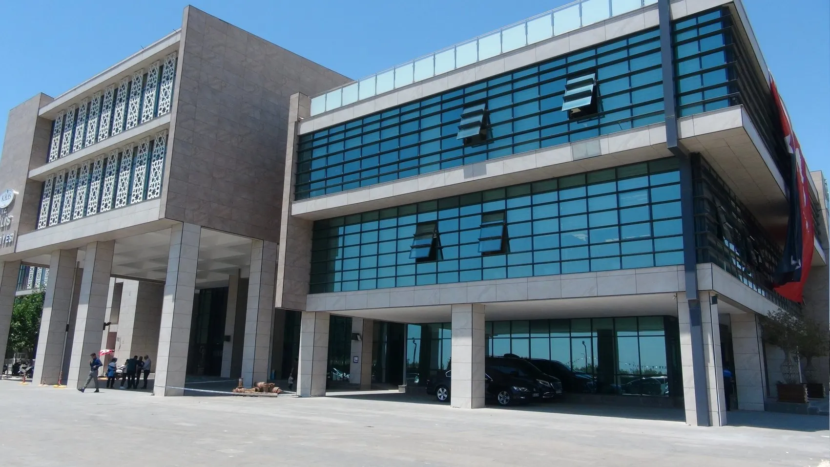 Kilis Belediye Başkanı Hakan Bilecen partisinden istifa etti