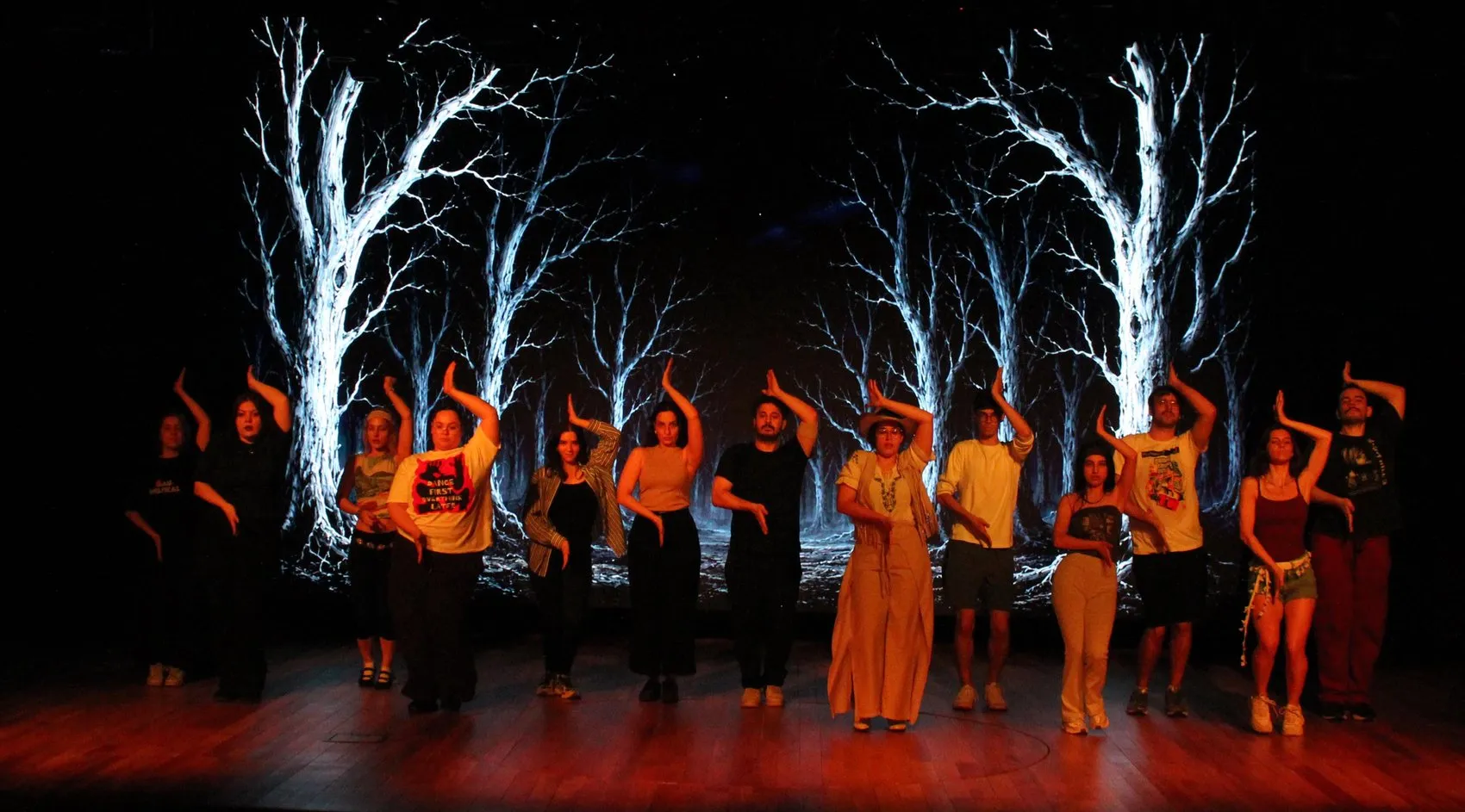 Addams Ailesi üniversiteli gençlerin yorumuyla sahnede