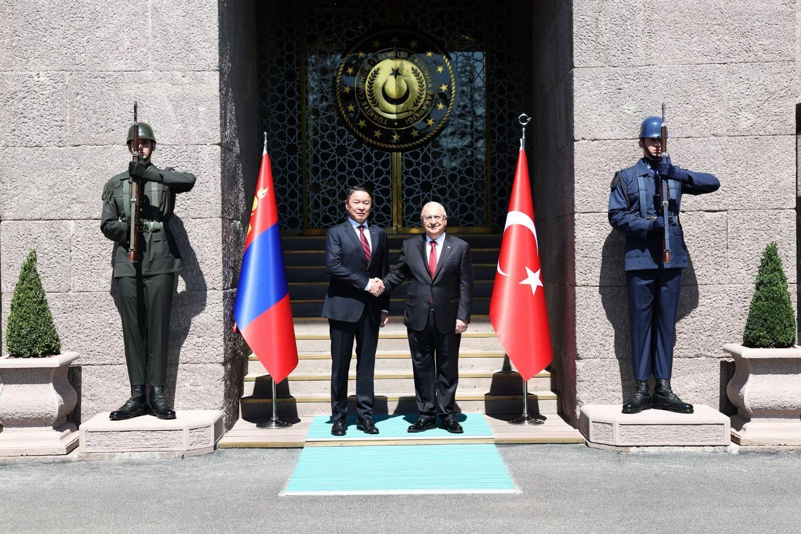 Bakan Güler Ankara’da Moğol mevkidaşını ağırladı