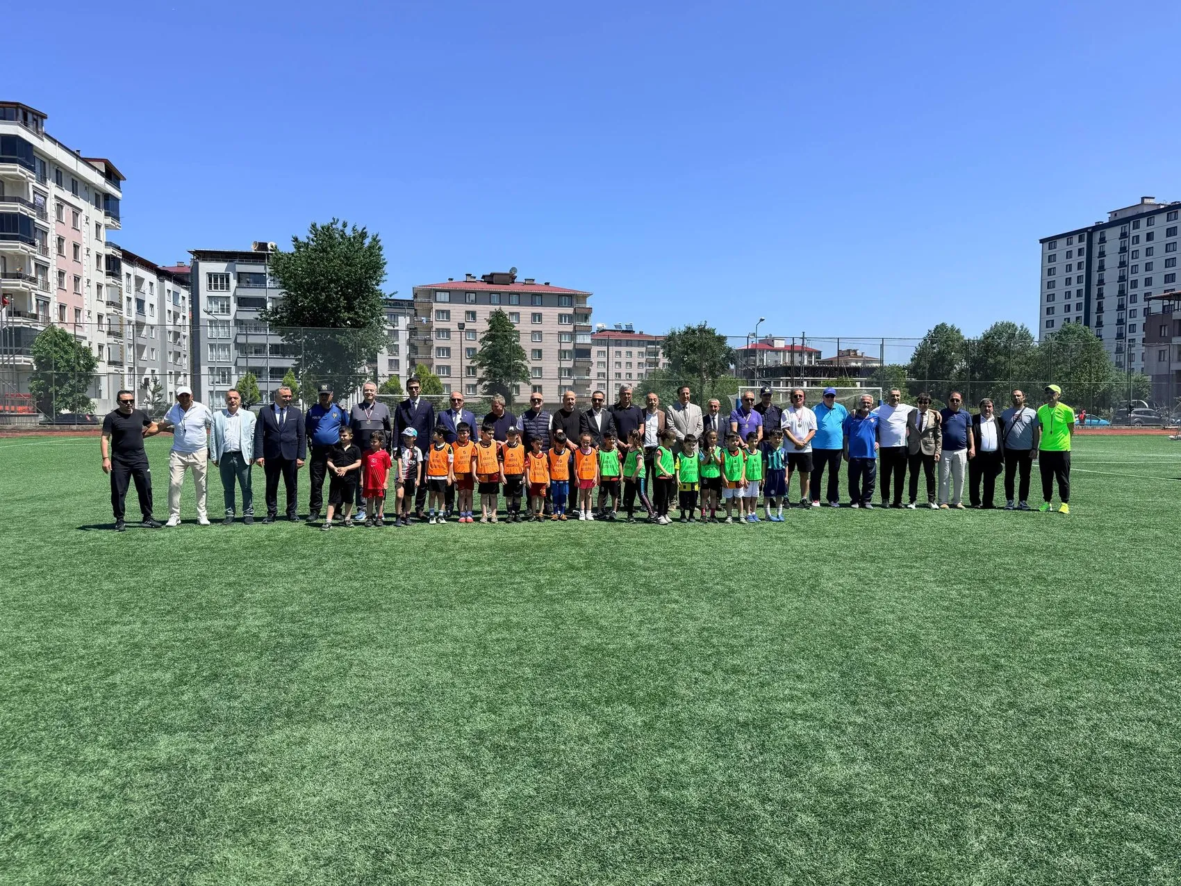 Arhavi’de çocuklar için futbol şenliği