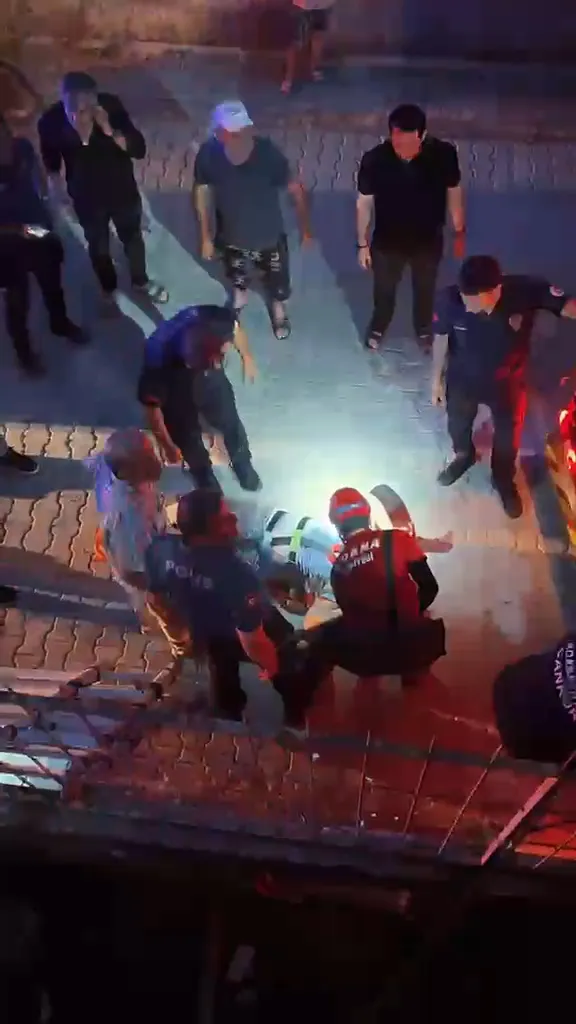Adana'da engelli asansörü arızası mahsur bıraktı