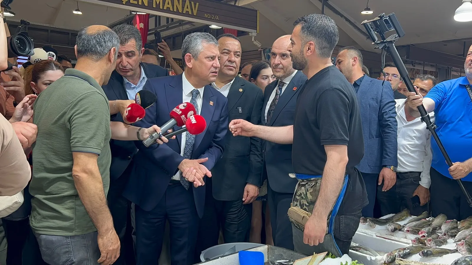 Özgür Özel'den Kemal Kılıçdaroğlu'na kurultay çağrısı