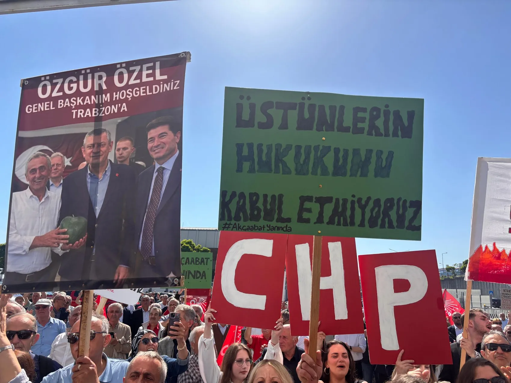 Özgür Özel Trabzon’da iktidar yürüyüşünü başlattı