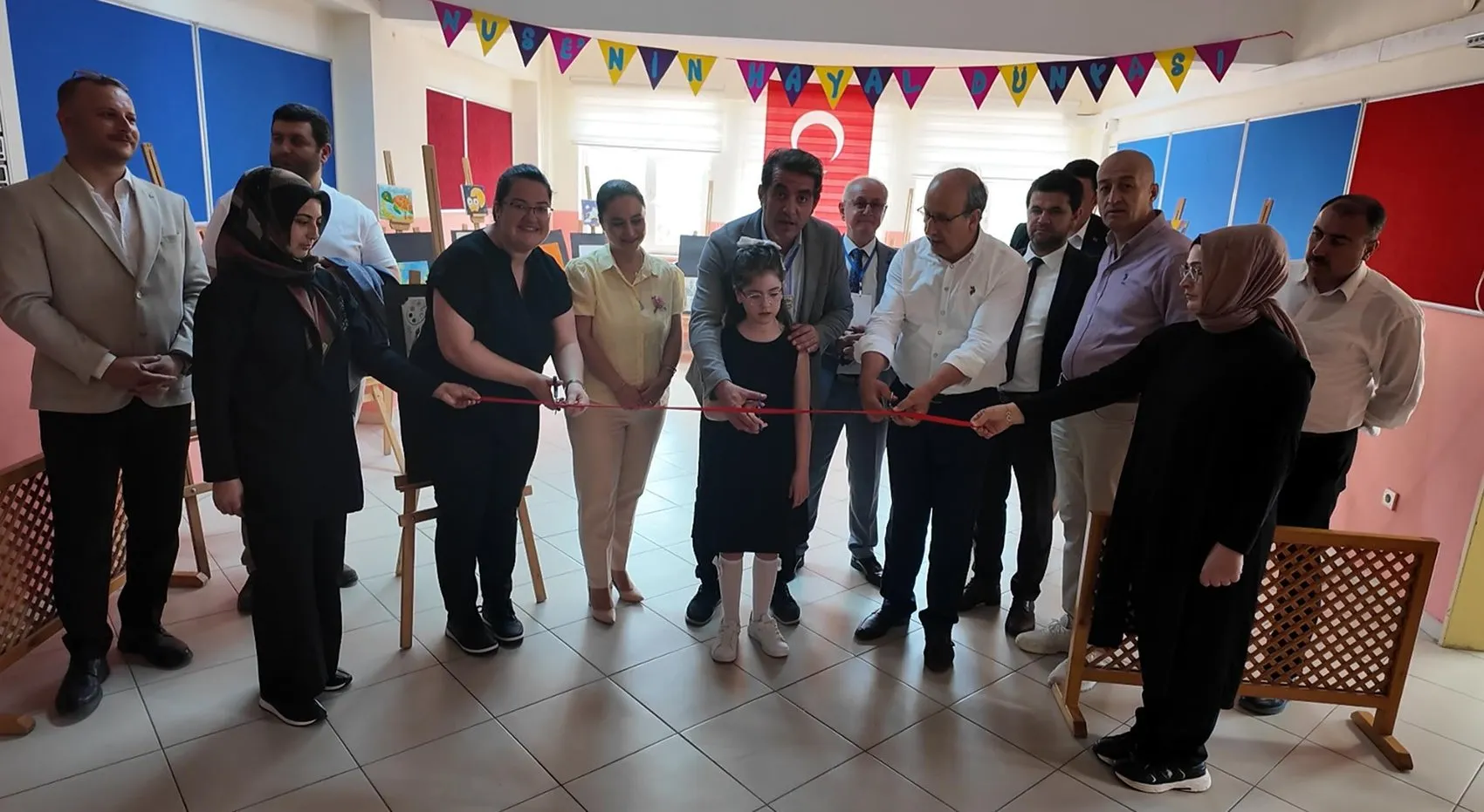 Disleksi engel tanımadı 11 yaşındaki Nuse Nur’un sanat serüveni