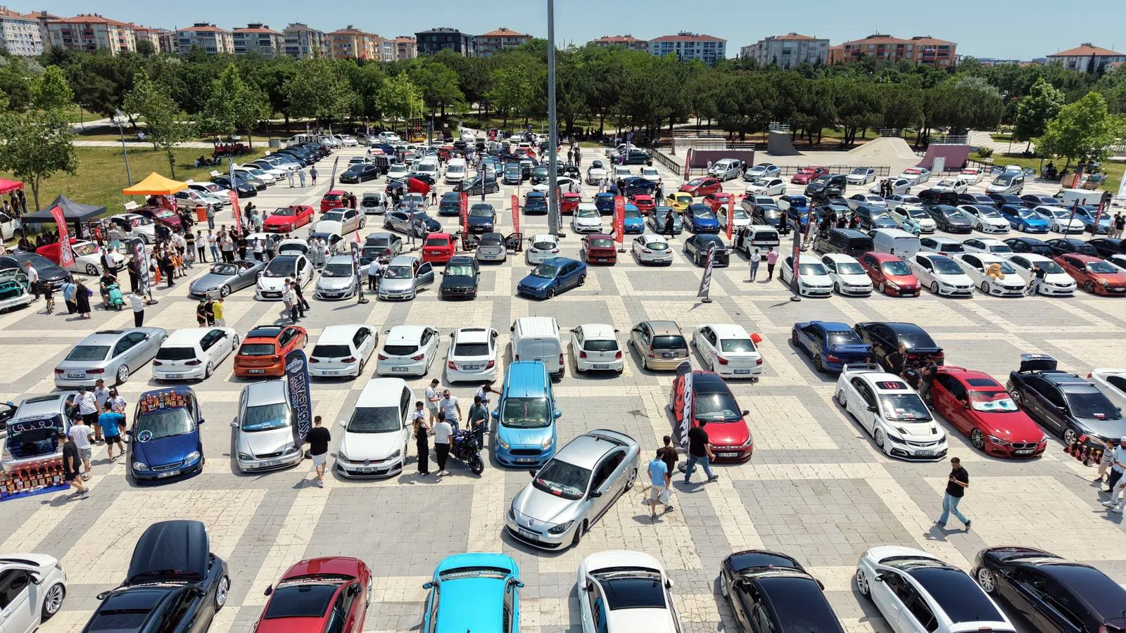 Tekirdağ'da modifiye araç tutkunları buluştu