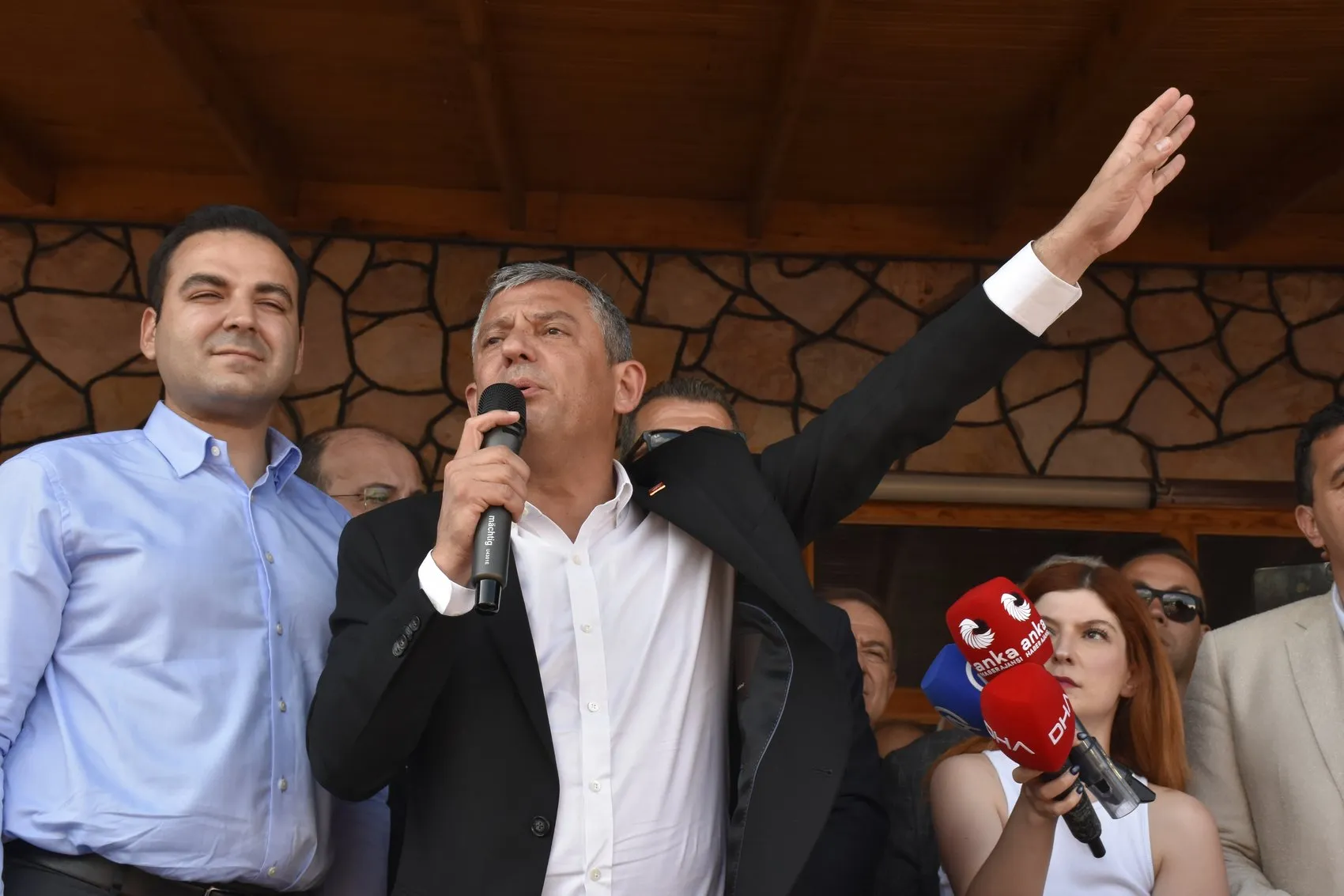 Özgür Özel'den teşkilata sandık çağrısı