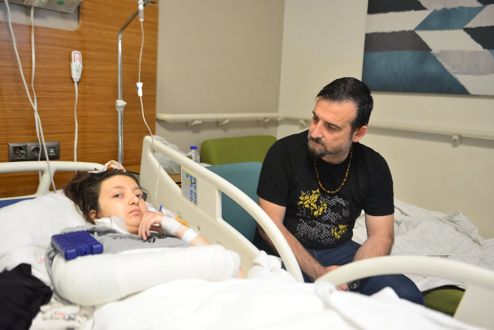 12'nci kattan düşen Ecrin hayata tutundu