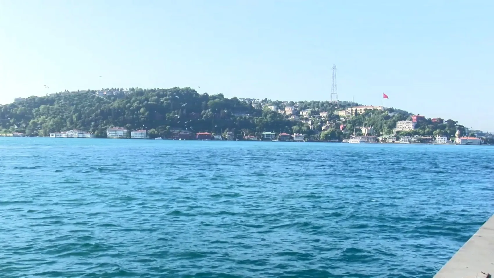 İstanbul Boğazı tanker geçişi için trafiğe kapatıldı