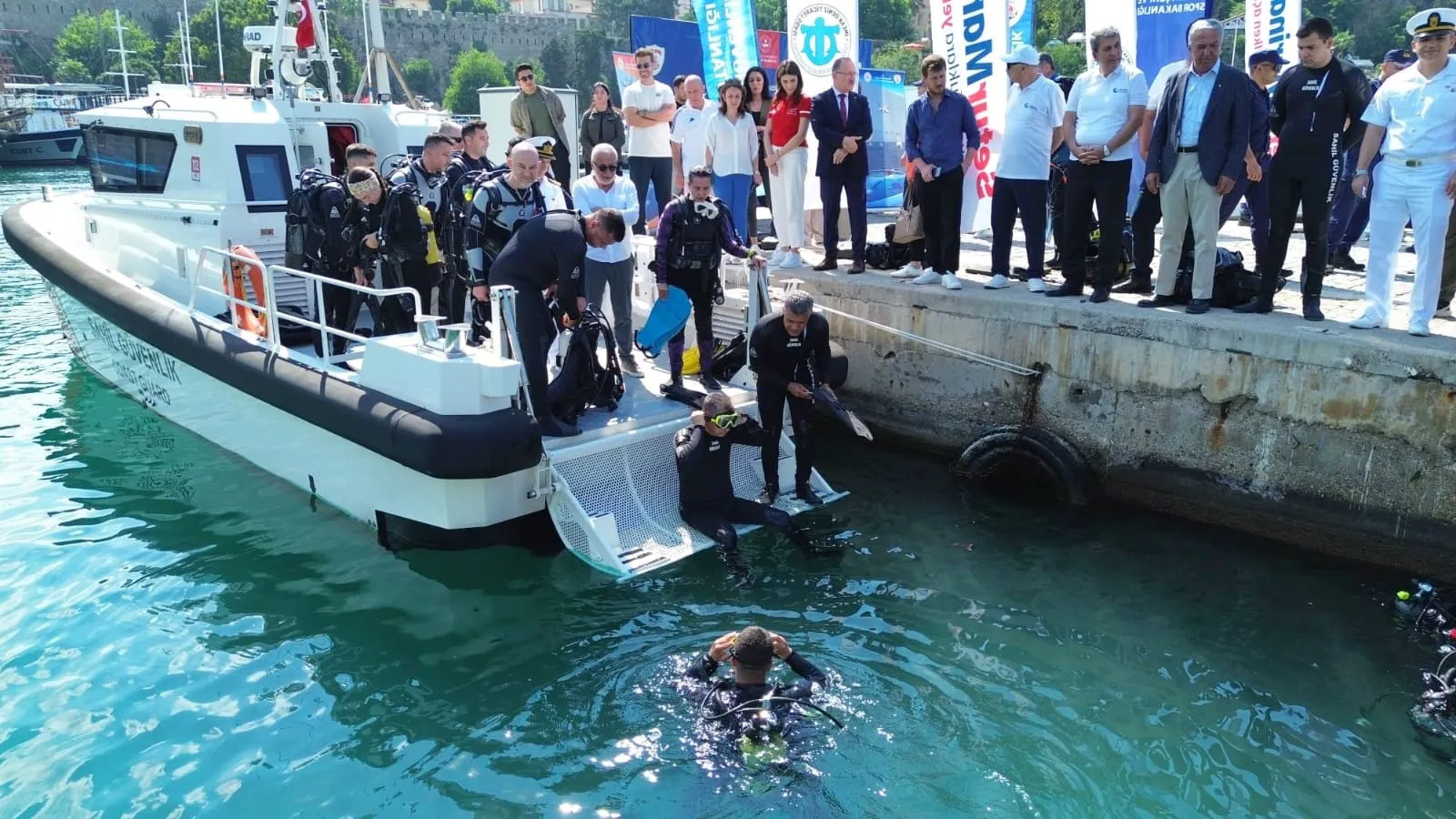 Antalya plajlarında sigara dönemi bitiyor