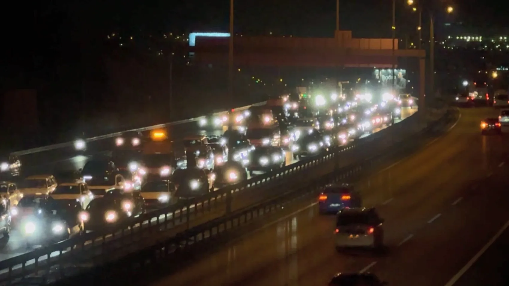 İstanbul yolunda dönüş trafiği kabusu