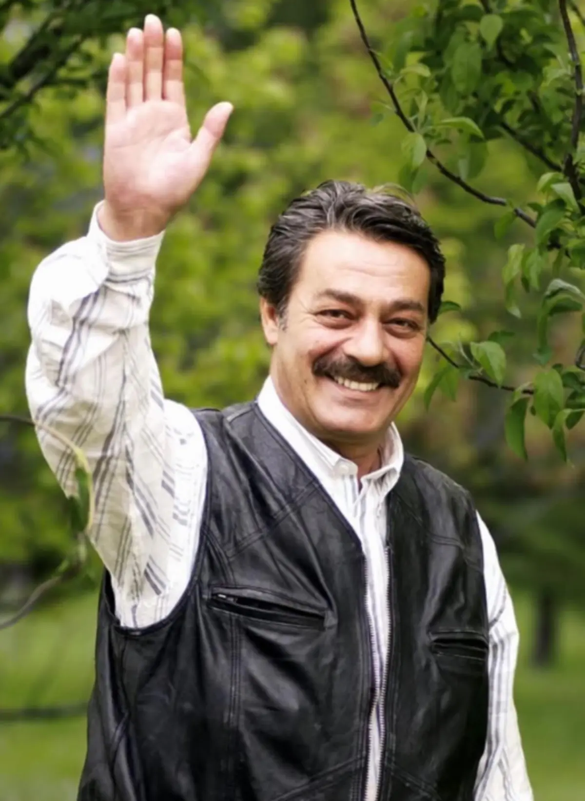 Kadir İnanır ın cenazesinde Kenan Evren gerilimi! Bir kişi törenden çıkarıldı 2