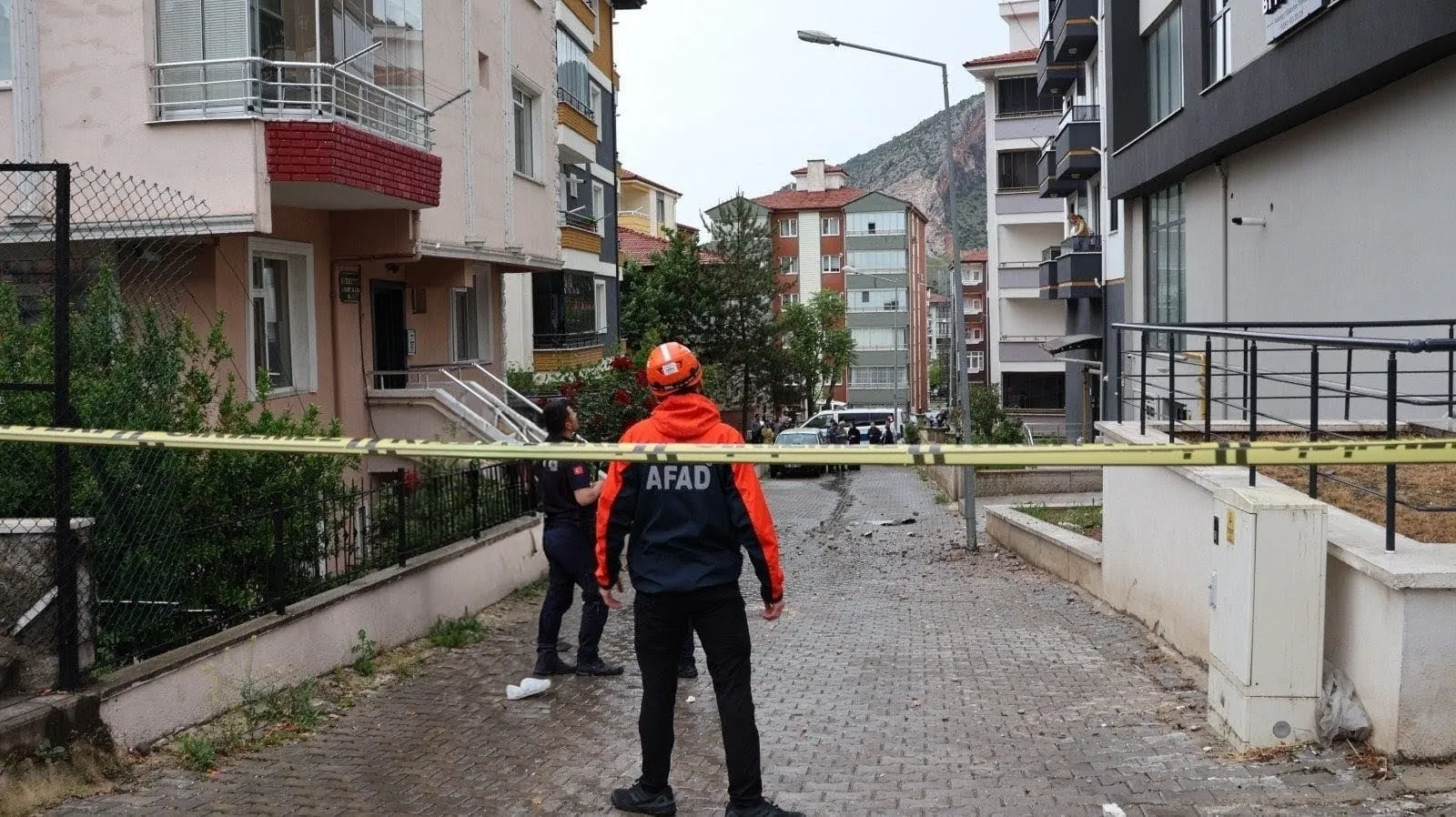 Amasya'da apartmana yıldırım isabet etti