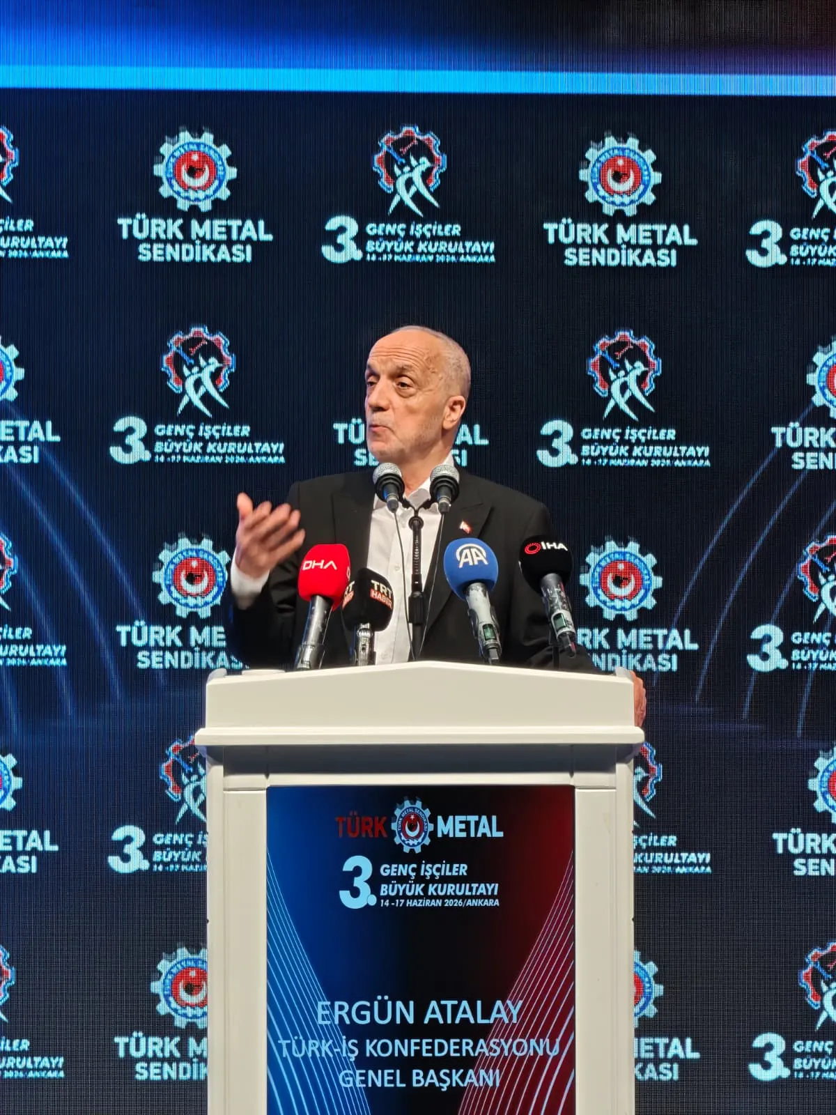 Bakan Işıkhan dijital bağımlılık uyarısı yaptı