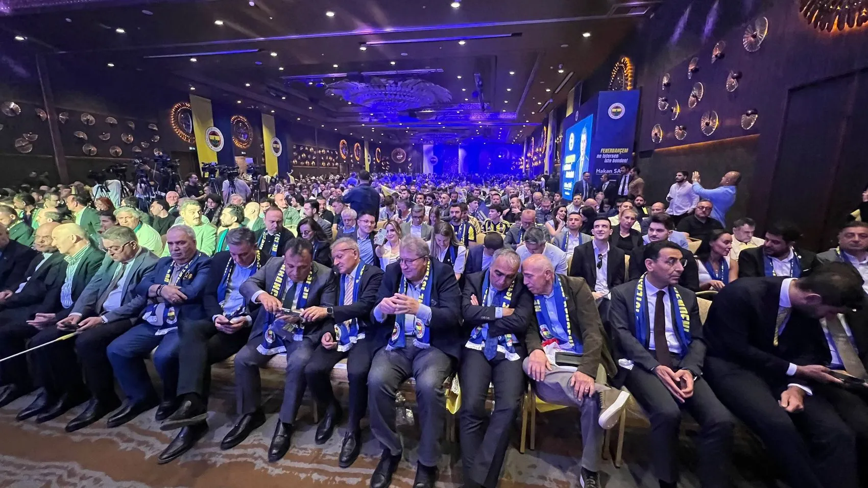 Hakan Safi Fenerbahçe başkanlığı için Suarez sözü verdi