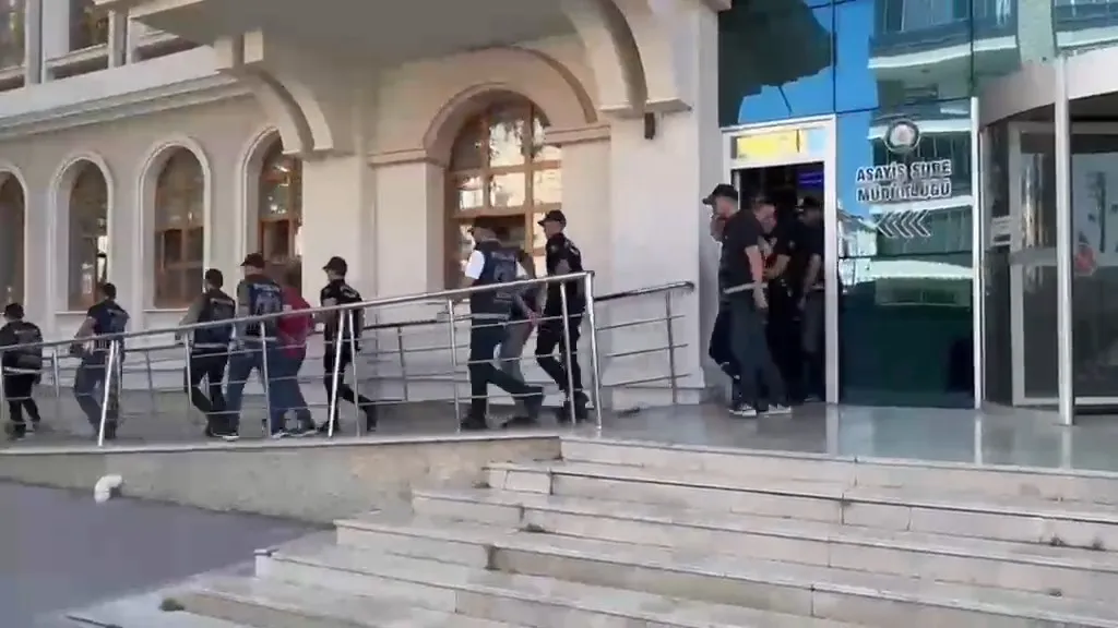 Konya merkezli 12 ilde 75 milyonluk araç vurgunu operasyonu