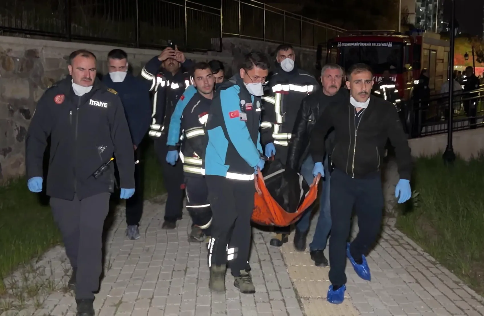 Erzurum'da ev yangını 71 yaşındaki Hacer Tikankuş hayatını kaybetti