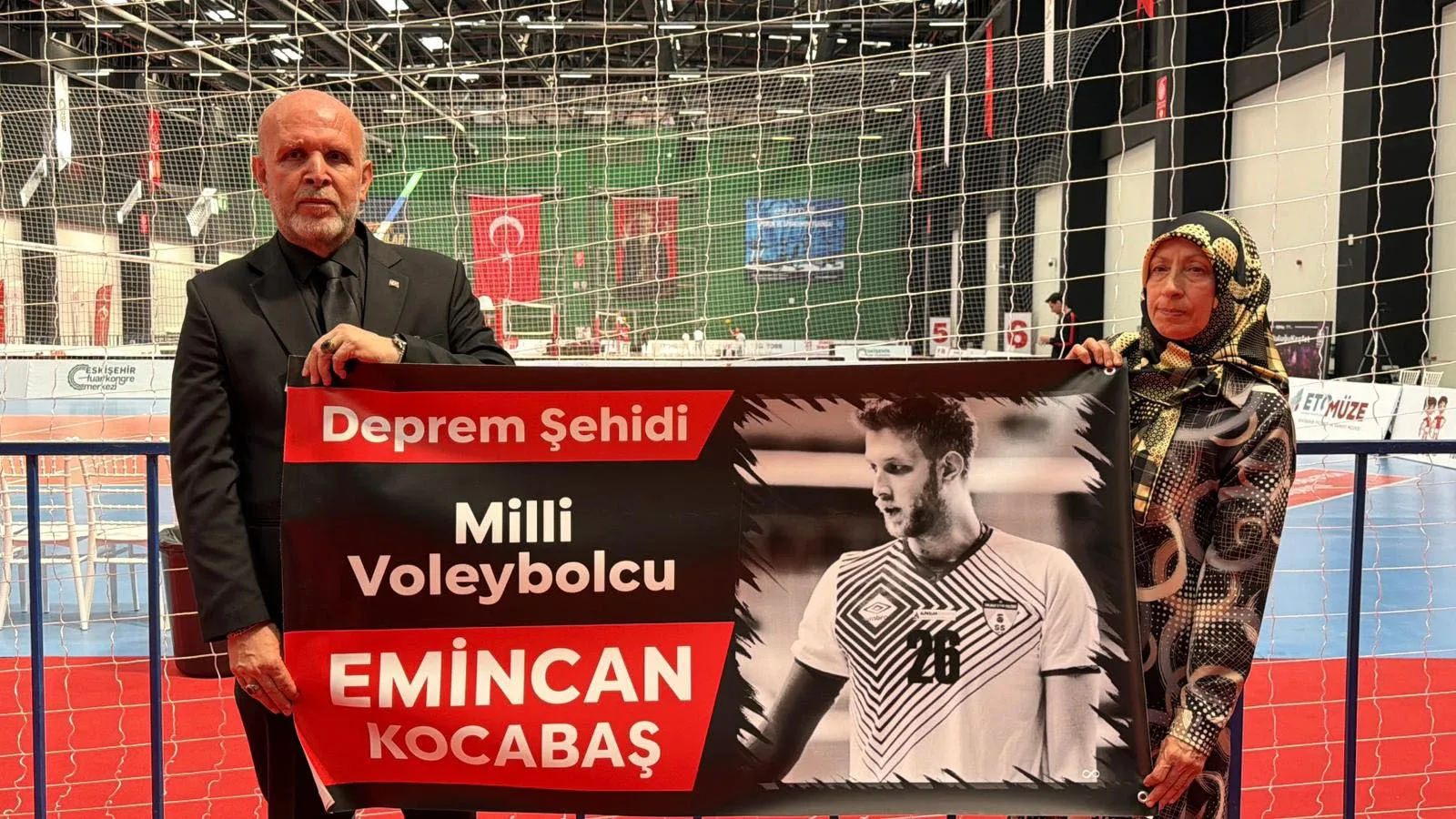 Eskişehir’de voleybol şöleni deprem şehidi Emincan Kocabaş anısına başladı