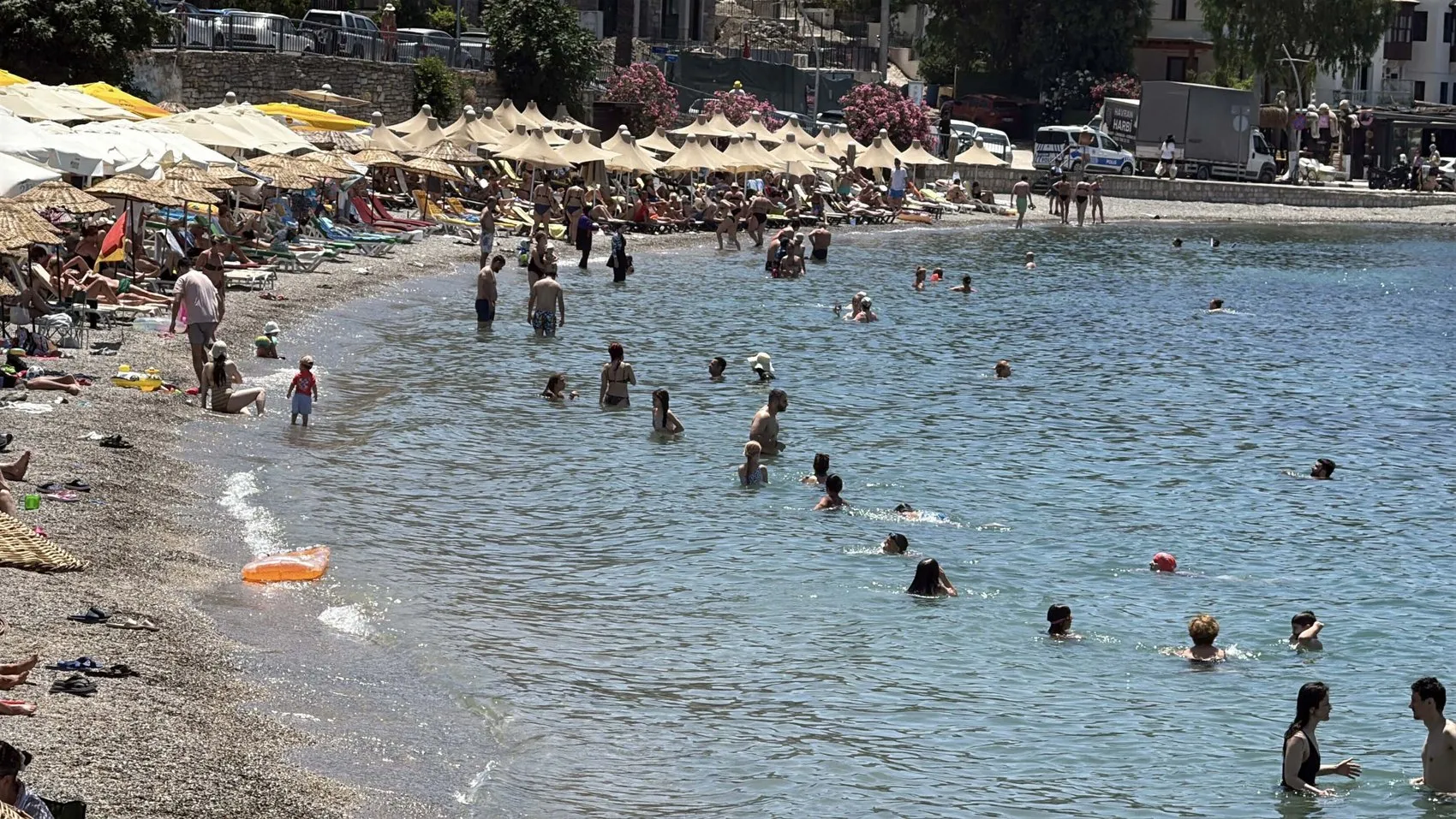 Bodrum dev kruvaziyerle gelen binlerce turisti ağırlıyor
