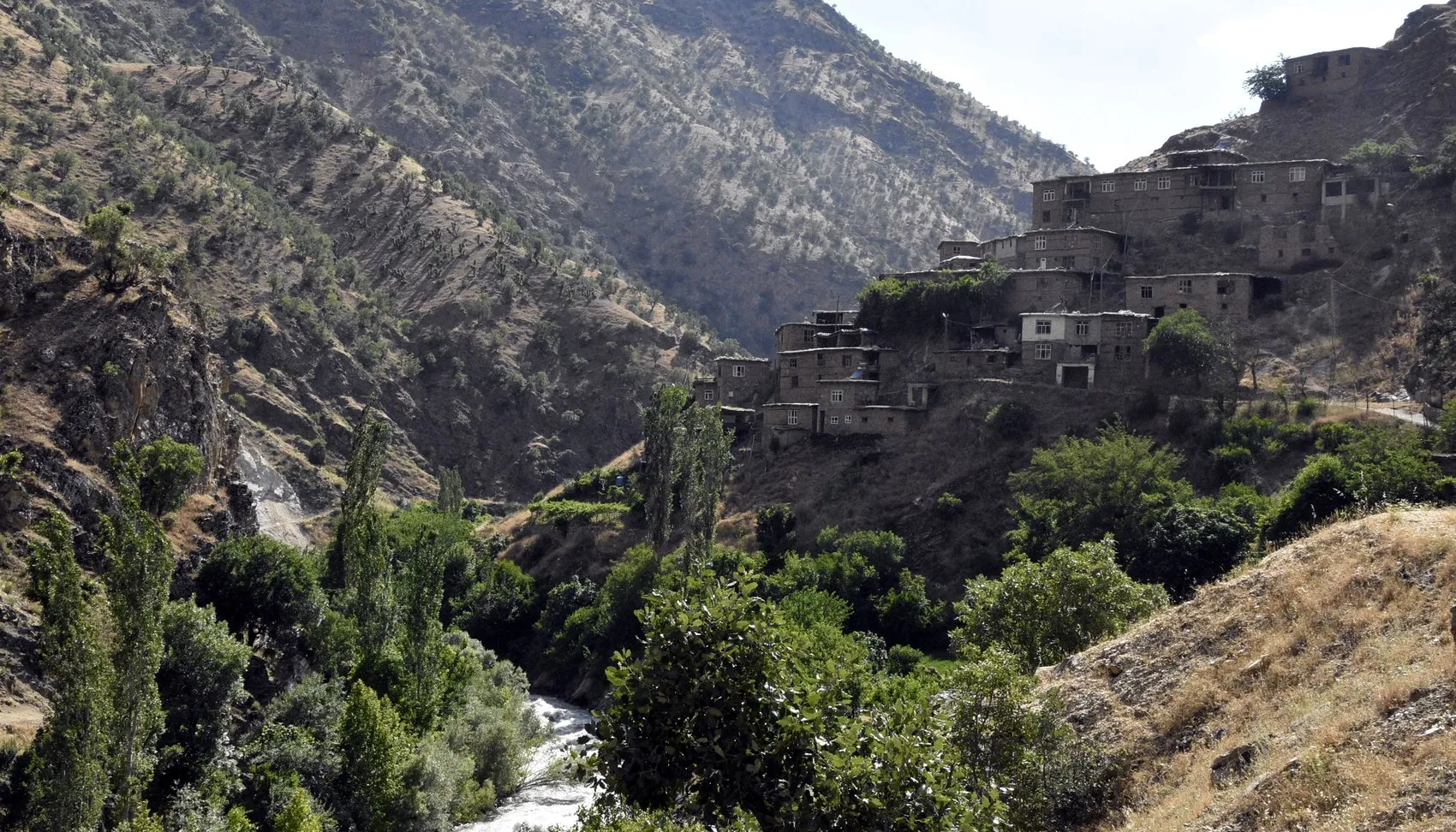 Bitlis Hizan’da zamanın durduğu köyler keşfedilmeyi bekliyor