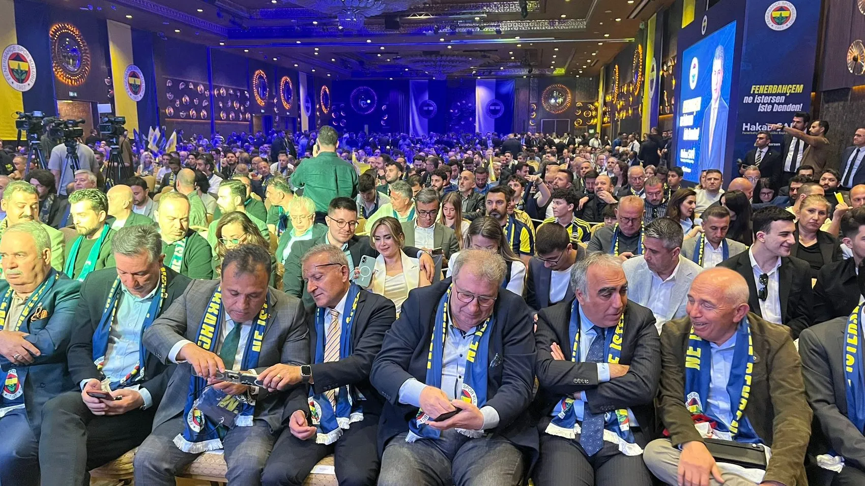 Hakan Safi Fenerbahçe başkanlığı için Suarez sözü verdi