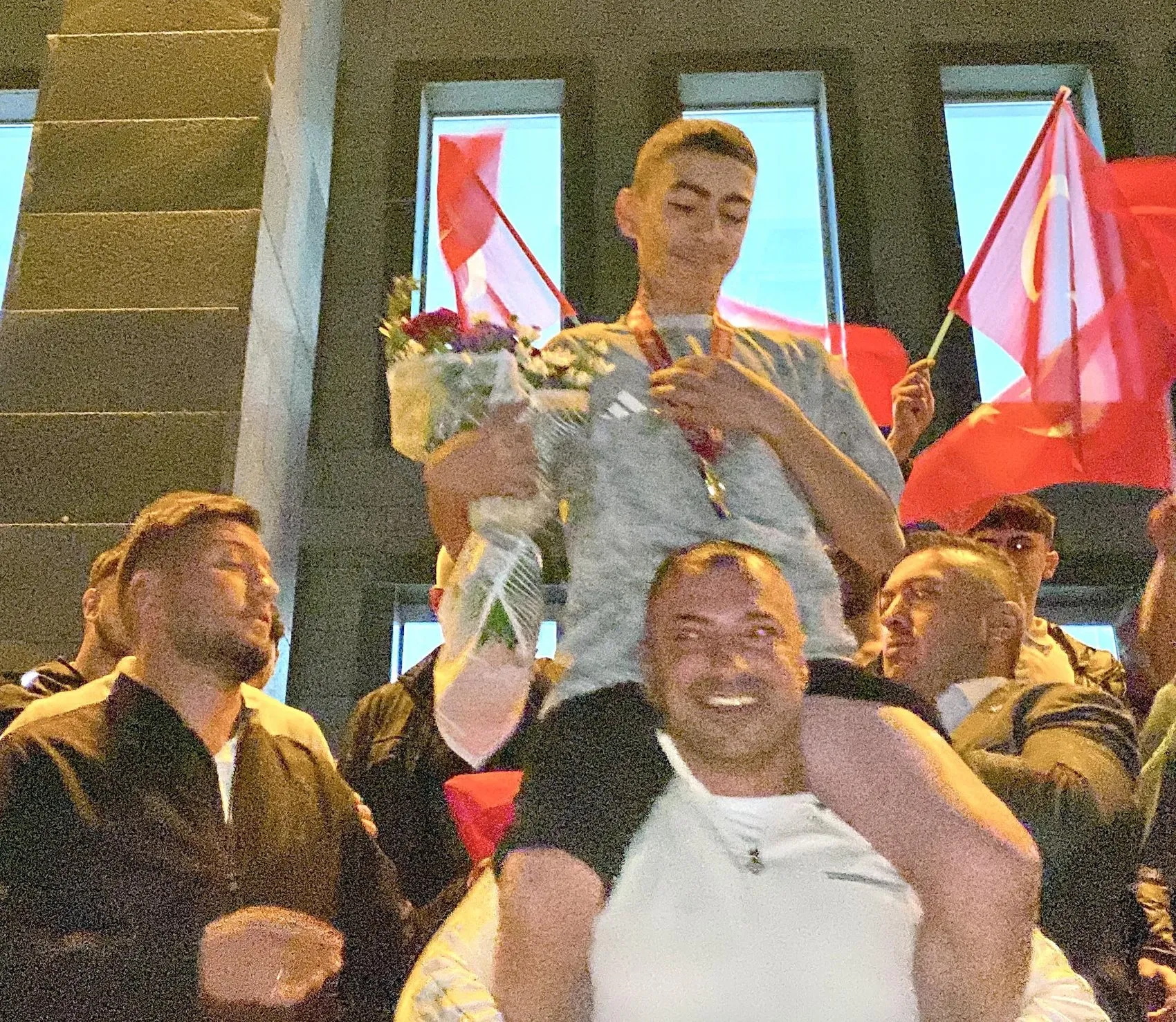 Karslı genç boksör şampiyonlukla döndü