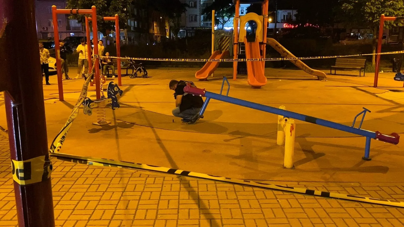 İnegöl’de çocuk parkına dehşet saçtılar