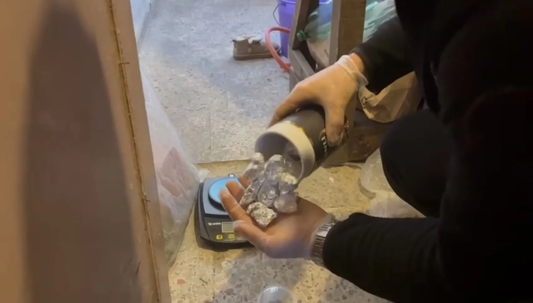 Belgrad Ormanı'nda spor maskeli uyuşturucu ticareti yapanlar yakalandı