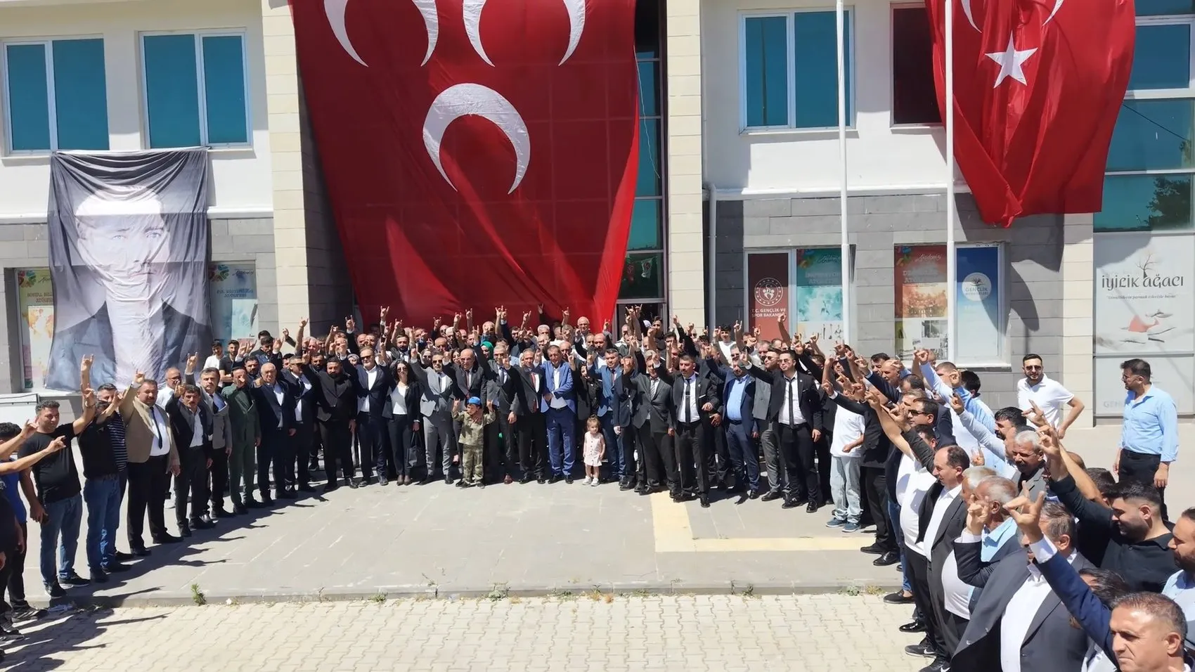 MHP’li Işıkver’den Ankara’daki mitinge sert sözler