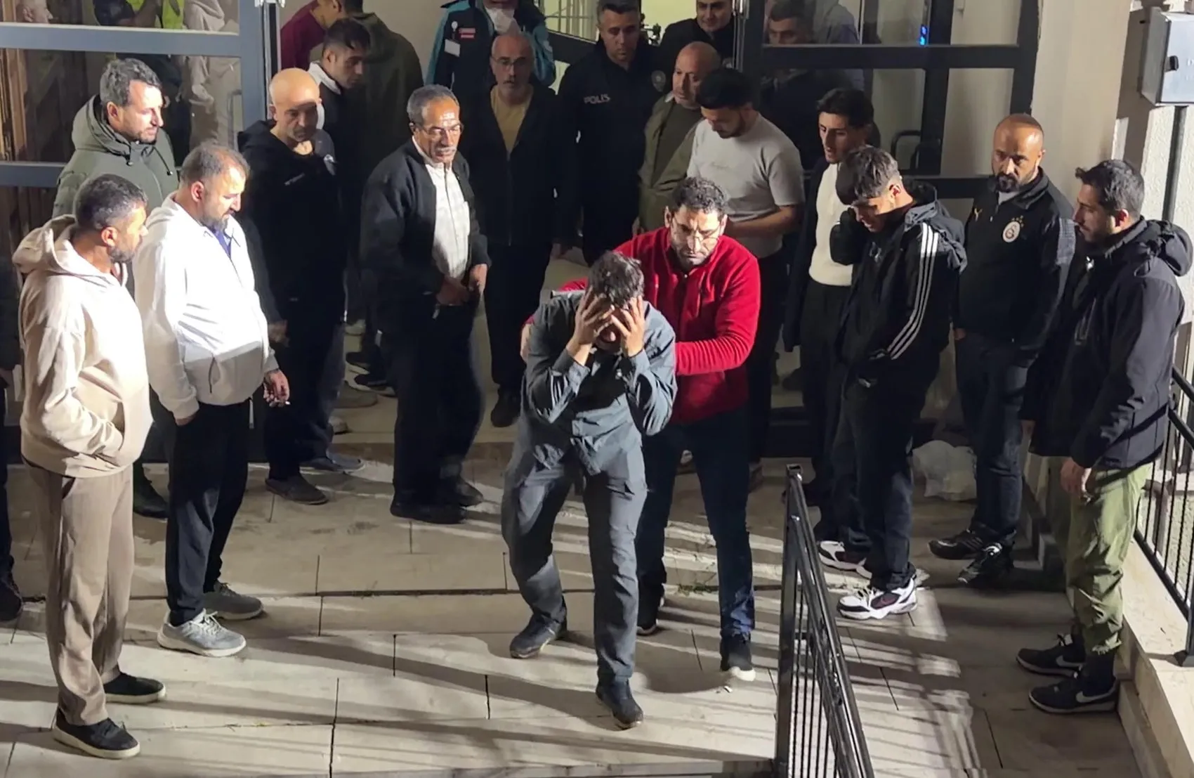 Erzurum'da ev yangını 71 yaşındaki Hacer Tikankuş hayatını kaybetti