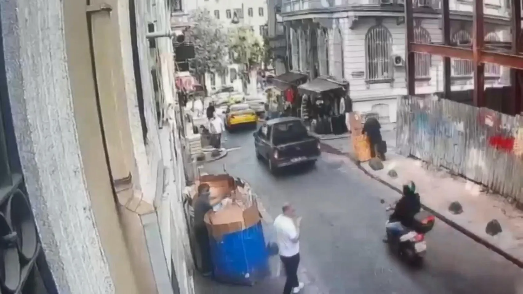 Beyoğlu sokaklarında kargo hırsızlığına polis engeli