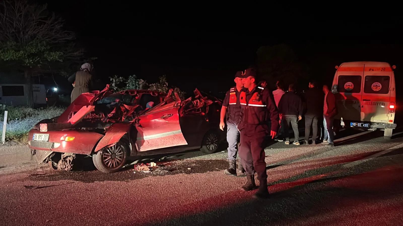 Nevşehir yolunda gece saatlerinde feci kaza