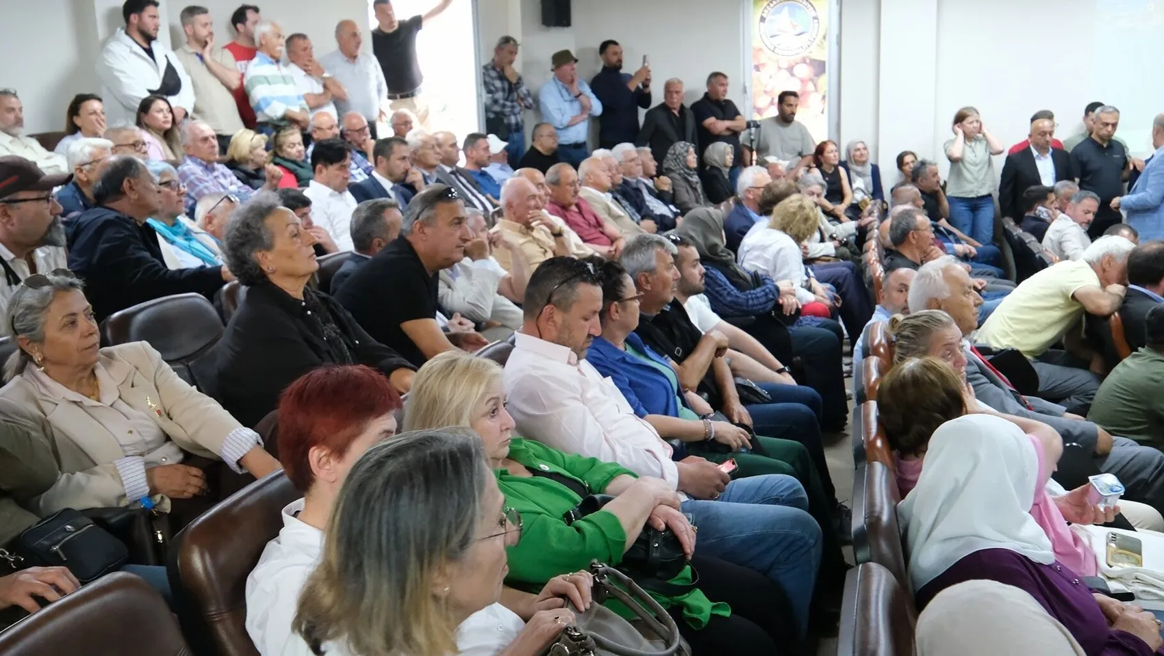 Akçakoca belediye meclisinde seçim kavgası
