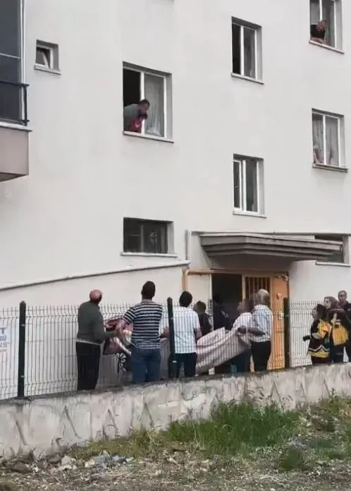 Etimesgut'ta korku dolu anlar Baba kızını rehin aldı