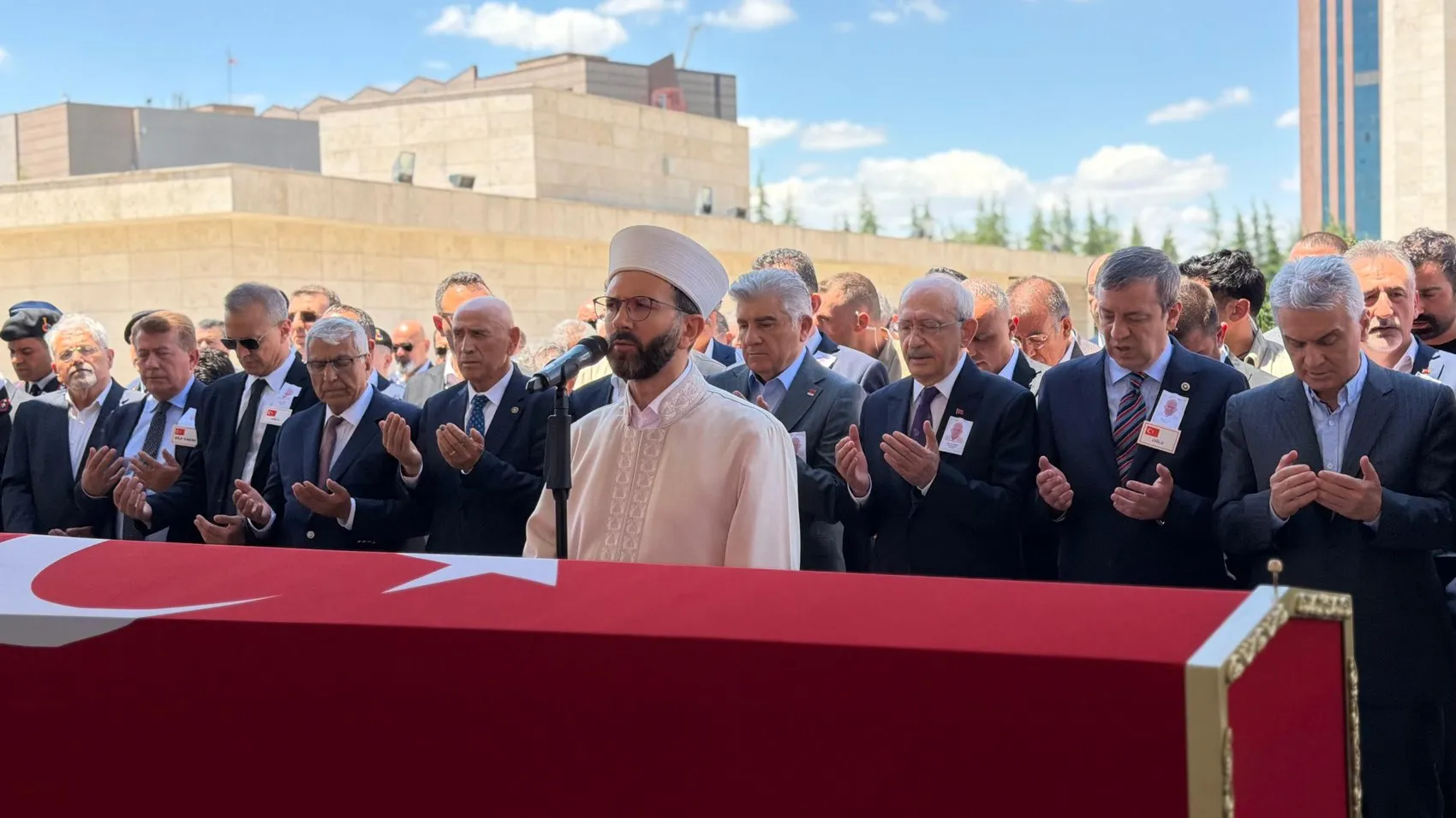 Kılıçdaroğlu acılı vekili yalnız bırakmadı