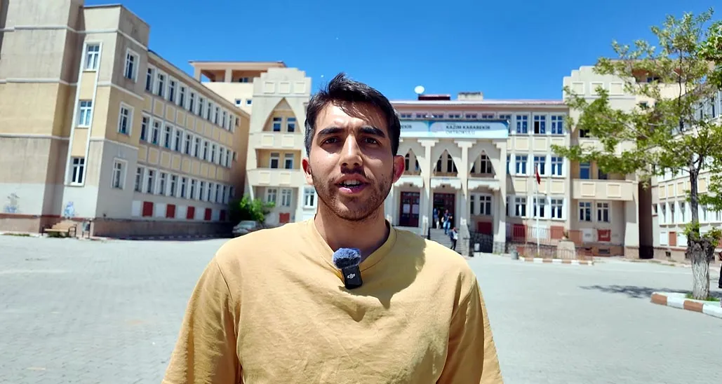 Van'da anne ve iki çocuğu üniversite sınavında yan yana