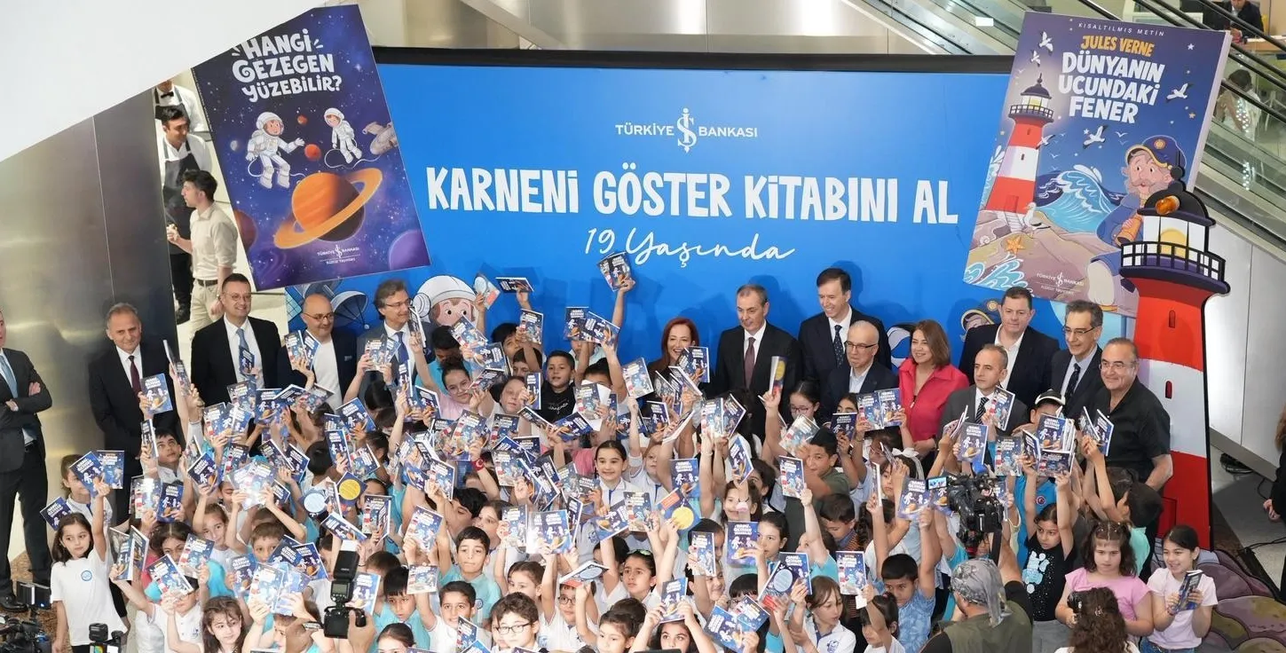 Karnesini alan öğrencilere İş Bankası’ndan ücretsiz kitap hediyesi