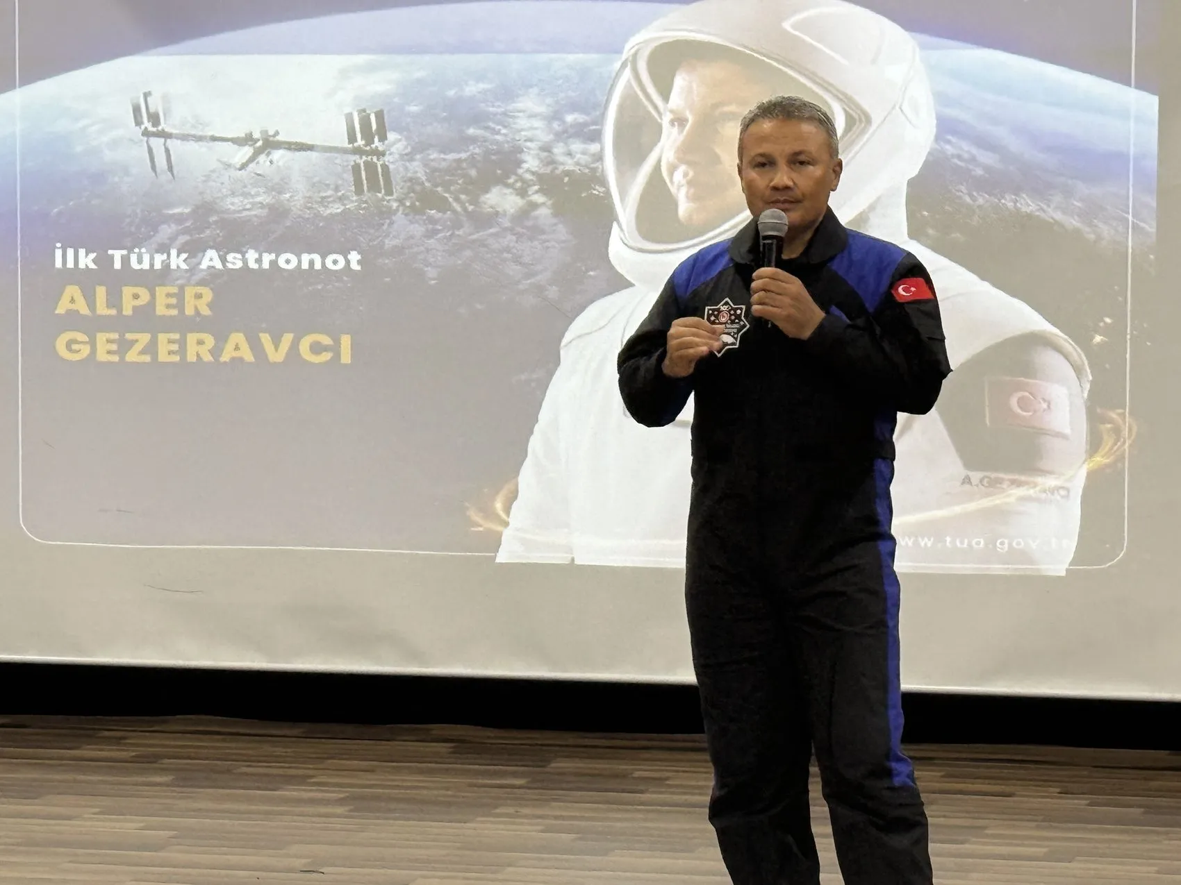 Türkiye'nin ilk astronotu Karabük'te gençlerle buluştu