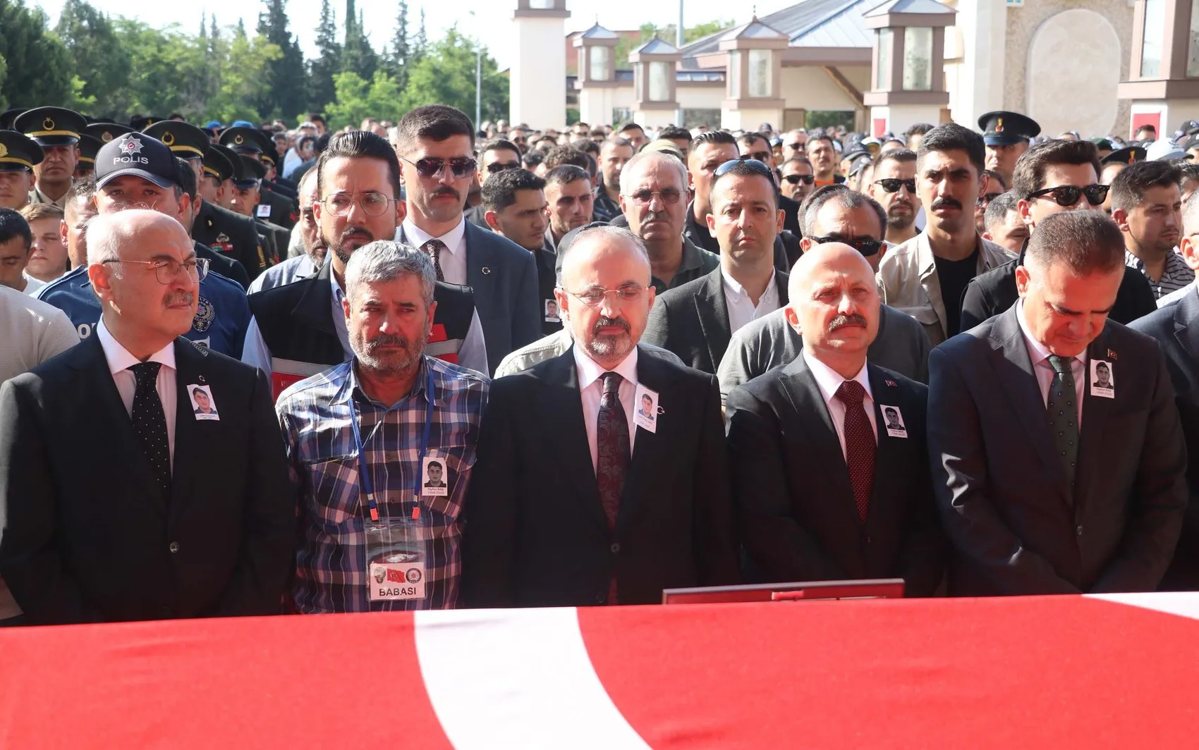 Muğla'da şehit düşen polis memuru Tayfun Baş son yolculuğuna uğurlandı