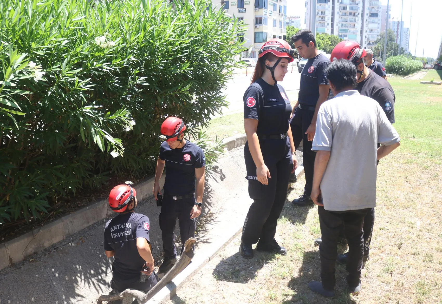 Antalya'da sahte ihbar ekipleri alarma geçirdi