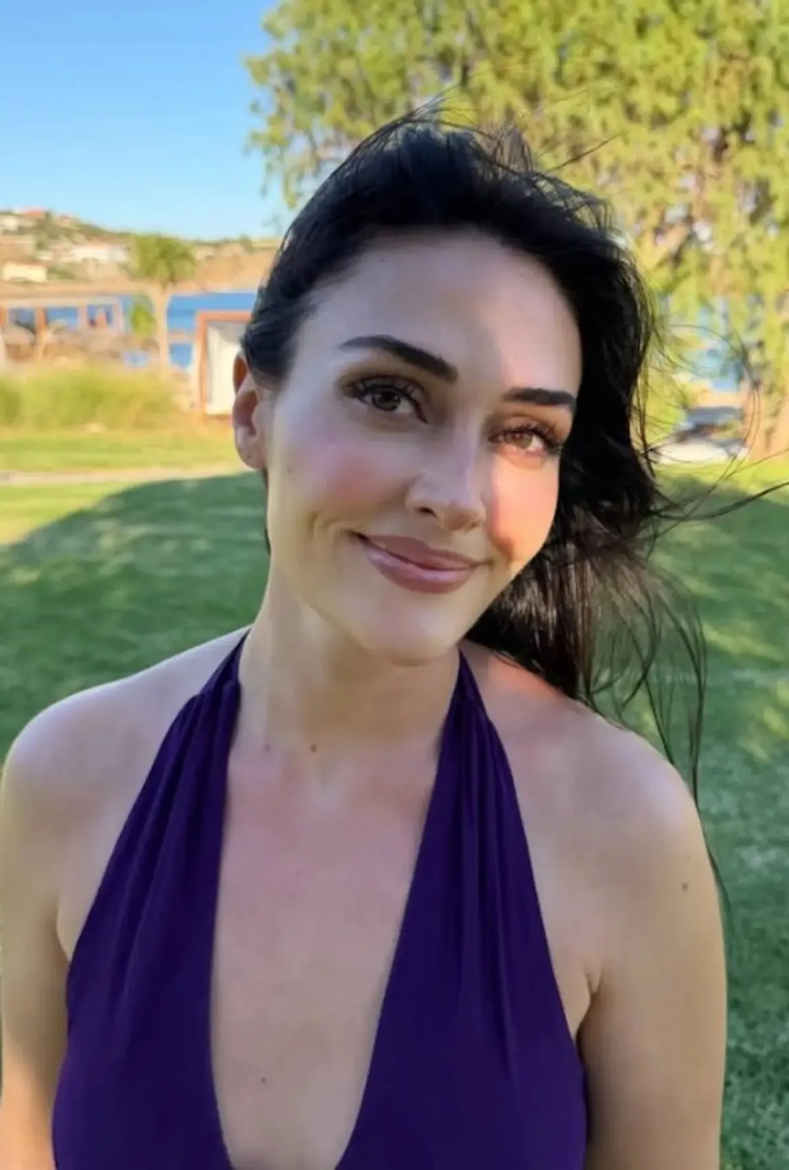 Esra Bilgiç son pozlarıyla yaktı geçti! Bir bakan bir daha baktı 1