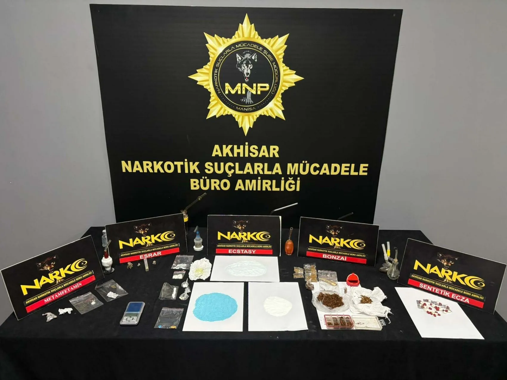 Manisa narkotik operasyonunda zehir tacirlerine büyük darbe